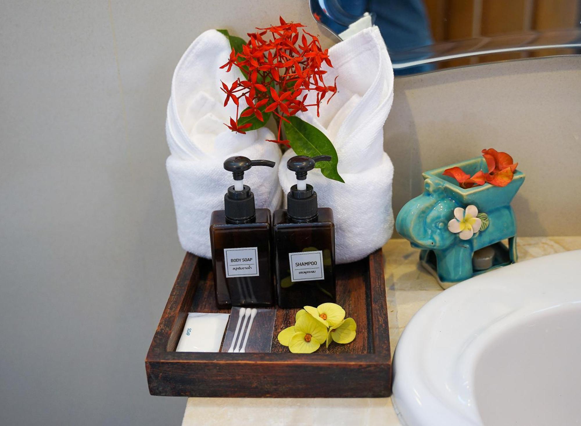 Laph Kham House Aparthotel Chiang Mai Ngoại thất bức ảnh