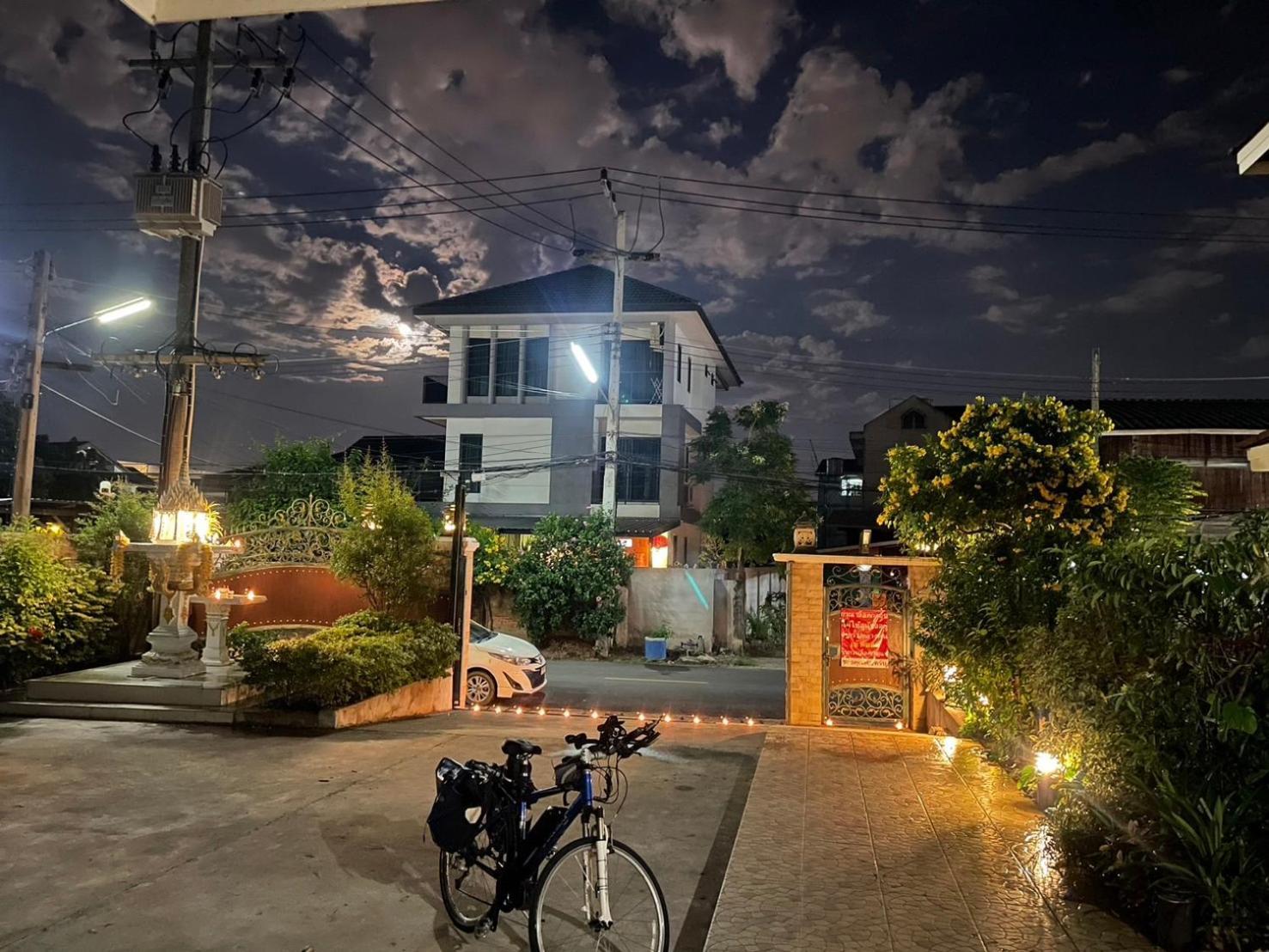 Laph Kham House Aparthotel Chiang Mai Ngoại thất bức ảnh