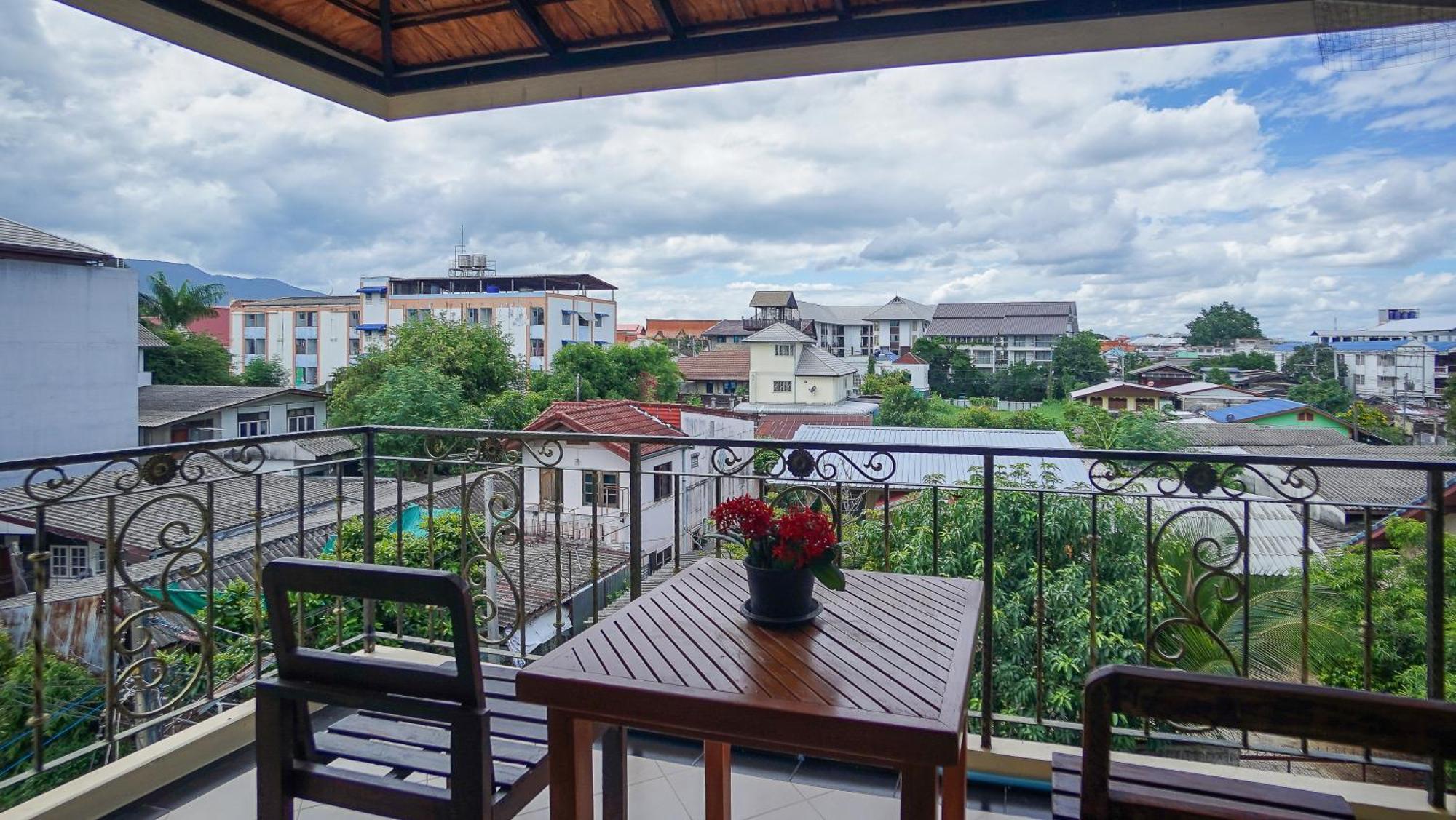 Laph Kham House Aparthotel Chiang Mai Ngoại thất bức ảnh