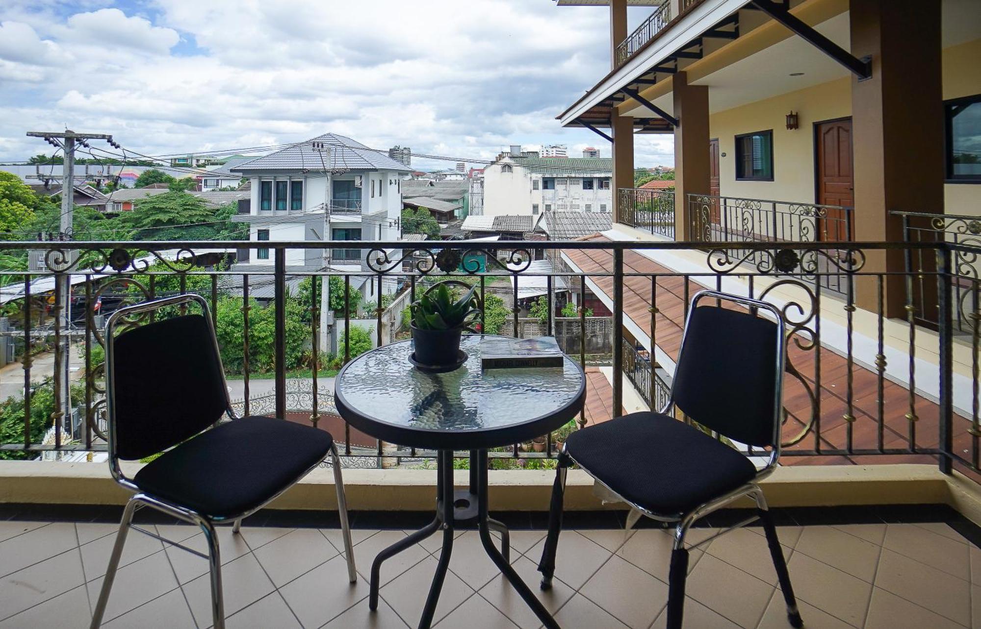 Laph Kham House Aparthotel Chiang Mai Ngoại thất bức ảnh