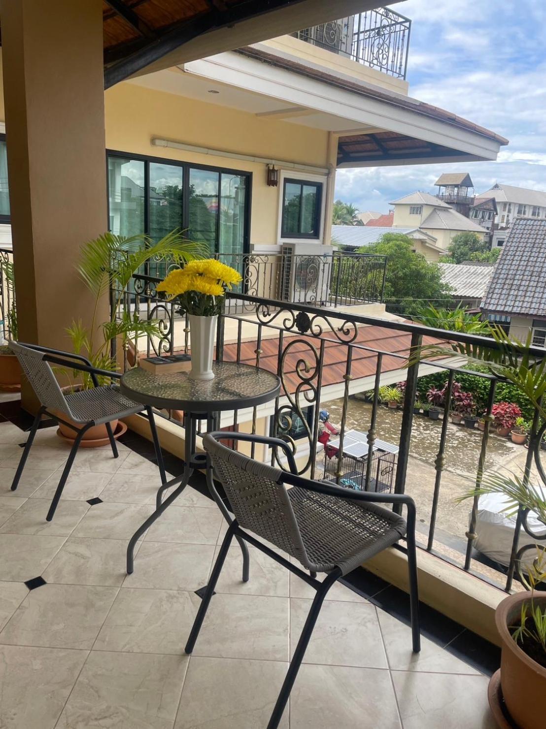 Laph Kham House Aparthotel Chiang Mai Ngoại thất bức ảnh