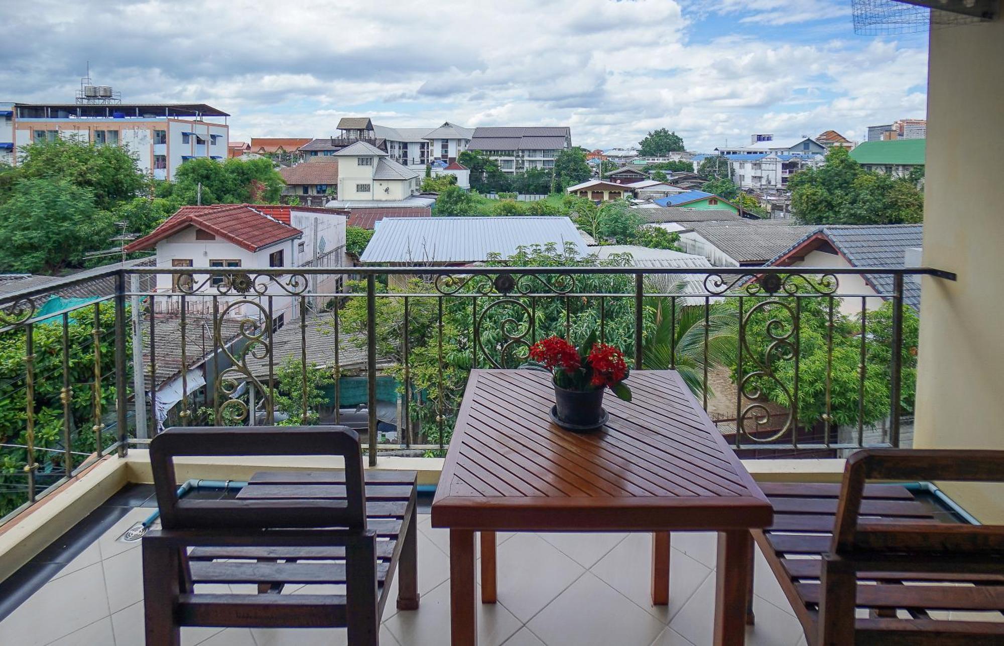 Laph Kham House Aparthotel Chiang Mai Ngoại thất bức ảnh